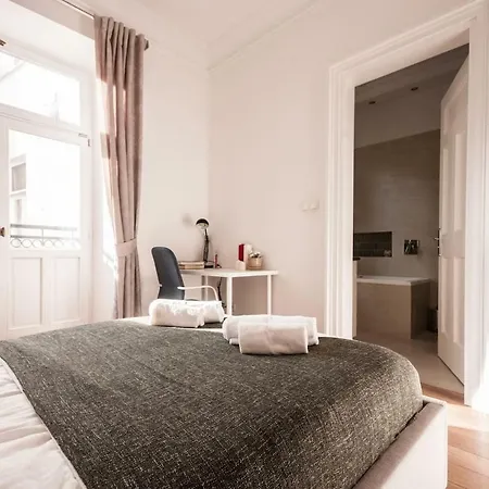 Oomph Dobra Central Luxurious 3 Bedroom 公寓 *
