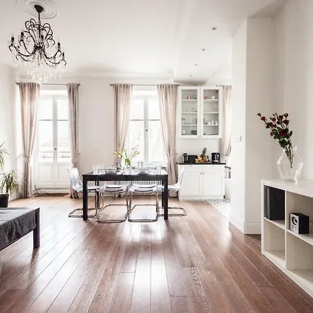 Oomph Dobra Central Luxurious 3 Bedroom 华沙