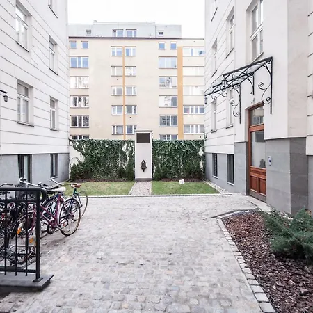 Oomph Dobra Central Luxurious 3 Bedroom